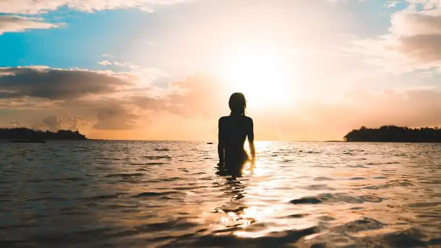 感受大海的气息,大陆-美女图片