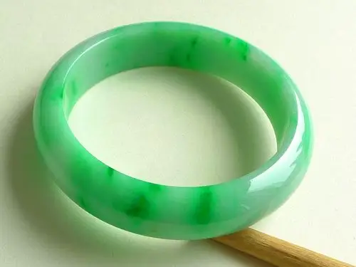 润玉楼【天然a货翡翠】-0301 阳绿手镯 55.5mm