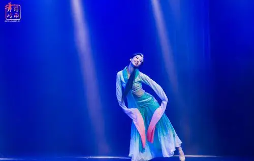 0点赞:0 tag:艺术,舞蹈,人像,舞者,表演者,舞蹈岭南,舞蹈家,舞图,剧照