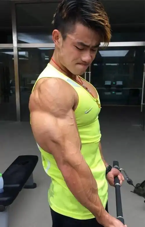 中国古典健美第一人,劲爆肌肉加帅气颜值,这才是男人最帅的样子!
