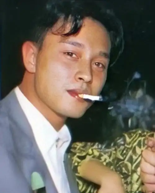 张国荣是被大美女们夸帅,40多岁还会羞涩的人