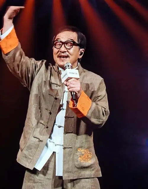 成龙真心英雄现场##成龙头发又黑回来了