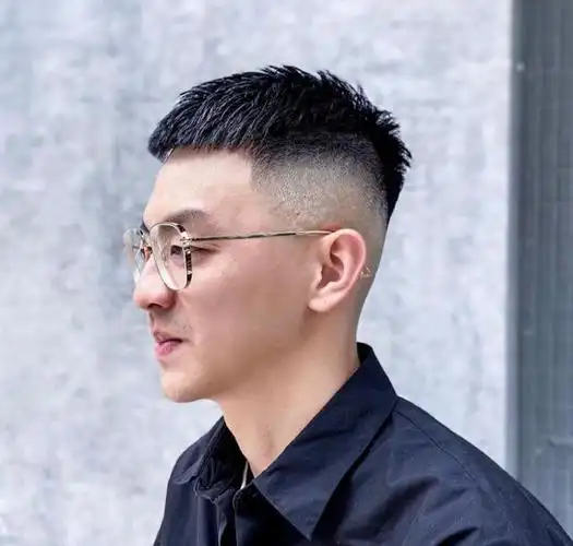 越剪越帅气的4款男生发型简单干净显精神喜欢可以剪同款