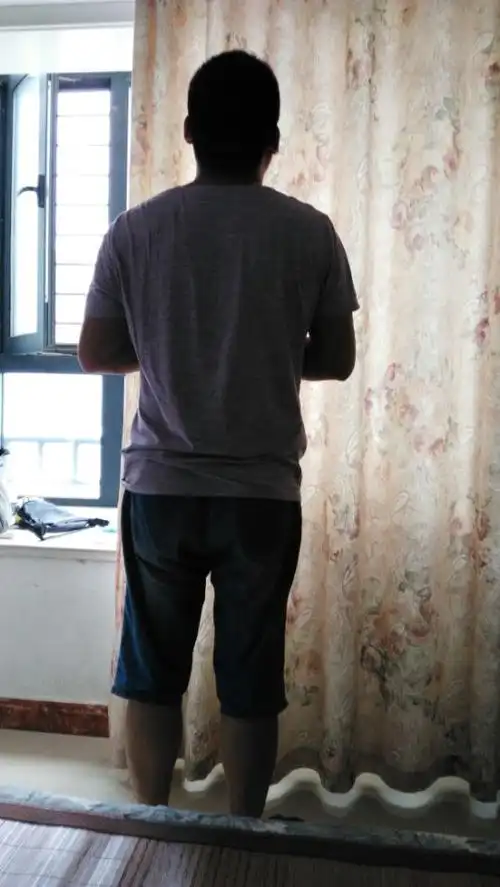 父亲的背影总是饱含生活的艰辛