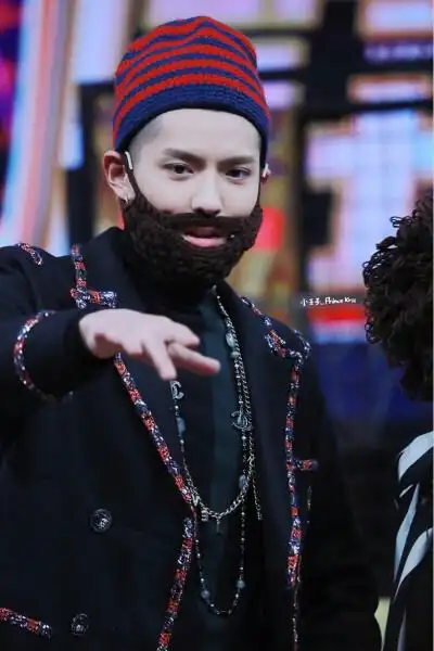 吴亦凡 胡子哥 非常静距离录制