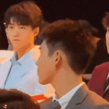 而且这个视频里包含"美色如狼似虎","进他爱他"等带有颜色的喊麦.