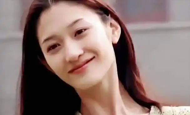 47岁李小冉:娱乐圈的"大号水蜜桃",独立反叛的魅力女神