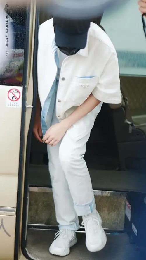 这个腿我真的狠狠羡慕住啦#蔡徐坤