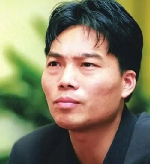 为了应对危机,胡志标启动了"阳光b计划",这项计划旨在通过为购买vcd的