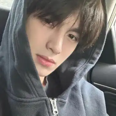 2023最新高清高质量小众男头_男生头像_头像屋