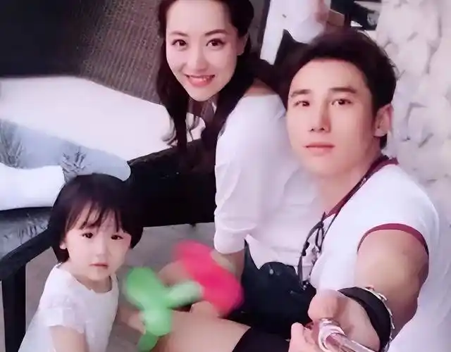 "京城四美"的白冰,一手好牌打的稀巴烂