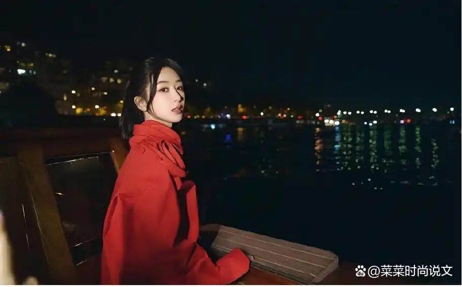 "我的妈呀!杨紫的紧身裙造型太绝了,你get到她的美了吗?