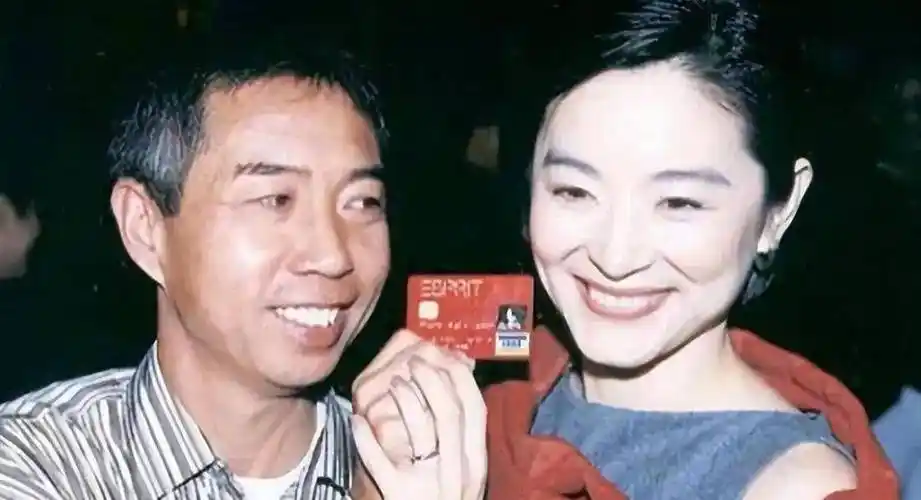 林青霞伤心离港,邢李10带私生子祭祖赠百亿家产_秦汉_秦祥林_婚姻