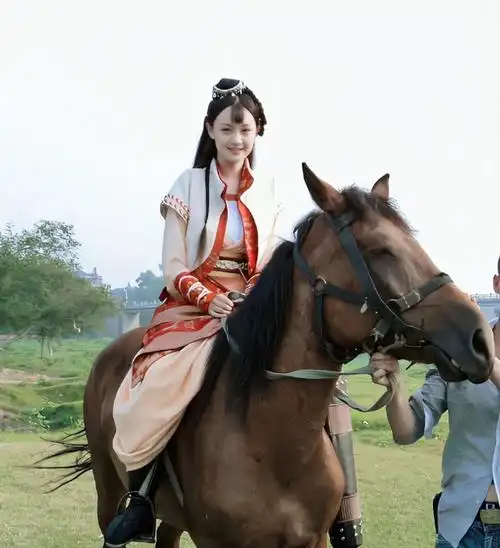 消失一年多的郑爽突然在ins晒美食,这是打算重新出发了?_腾讯新闻