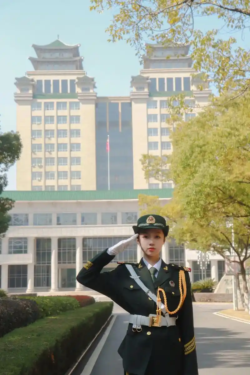 国护英姿|朱璇:亭亭玉立,刚柔并济.队员基本信息 姓名:朱璇 - 抖音