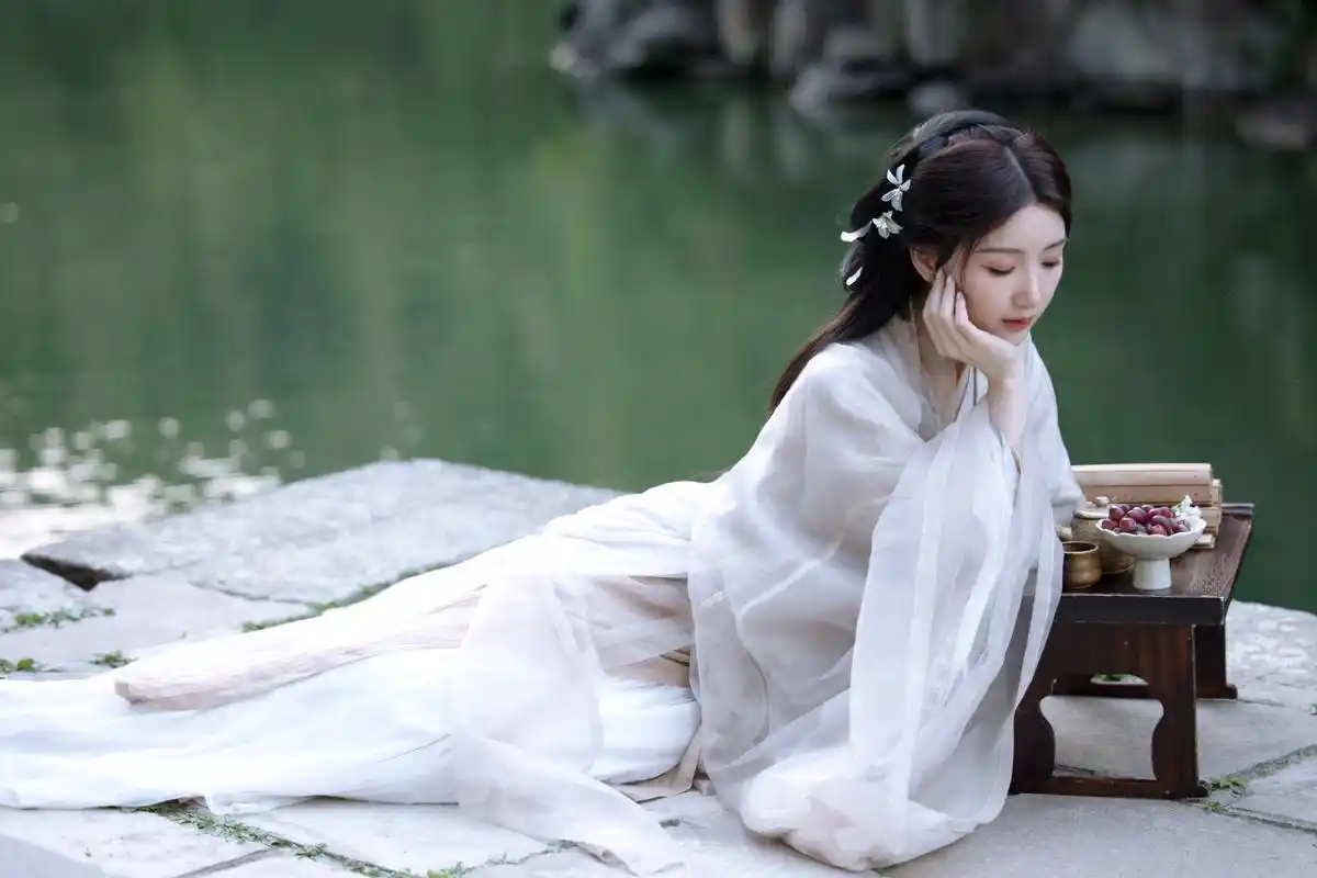 毛晓彤的一组古装美照曝光