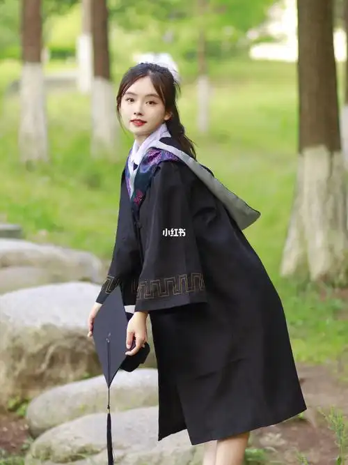 个人学士服毕业照一定要这样拍