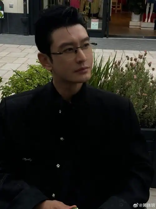 虞书欣拍的黄晓明梦回许文强##中餐厅