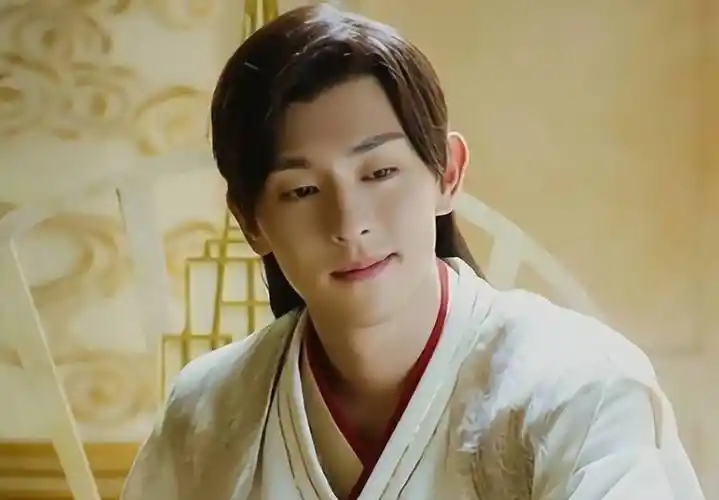 原创偷逃税被罚106亿的邓伦生活中是个怎样的人