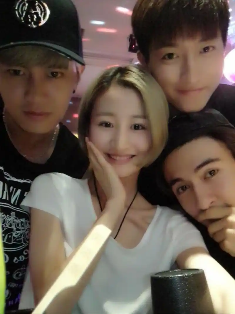 回顾任嘉伦即使一辈子不红我也不会抛弃陪伴了我11年的妻子聂欢