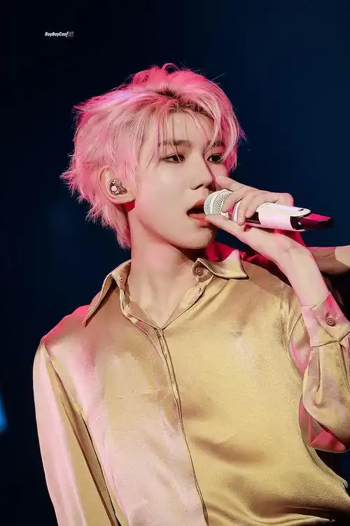 粉色头发真的好夏天