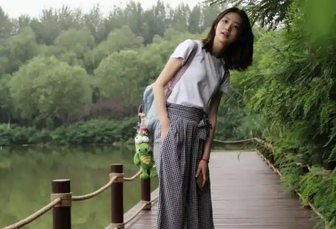 清华大学十大校草照片(清华博士校花走红)_教育资讯_见得多