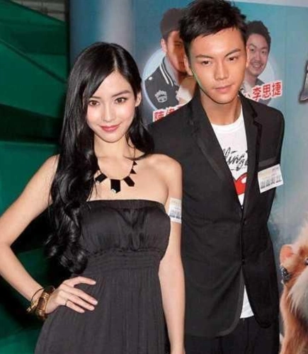 angelababy陈伟霆初恋旧照打曝光,俩人都曾表示,那时候我们还太年轻了