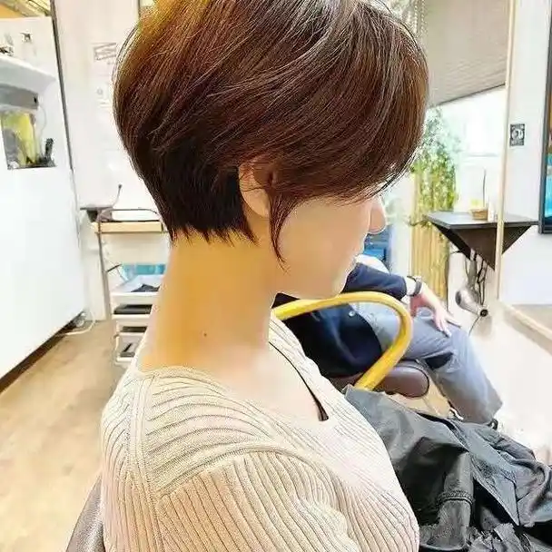 脸大脖子短适合什么发型大脸脖子短适合什么短发