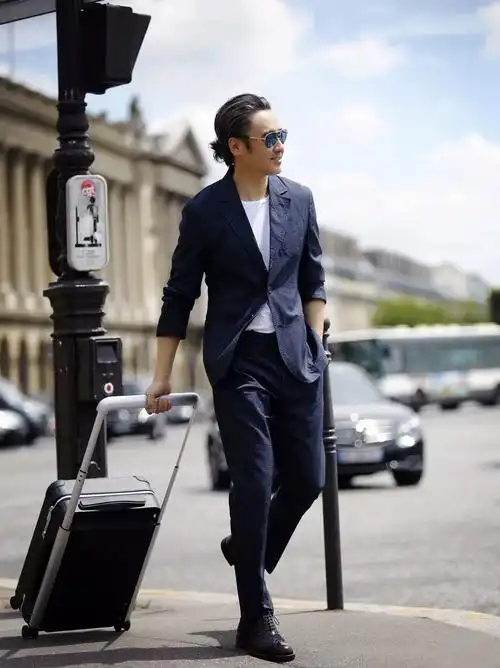 吴秀波"波酥"比如他们的造型同样可以帅你一脸血娱乐圈还有几位时髦