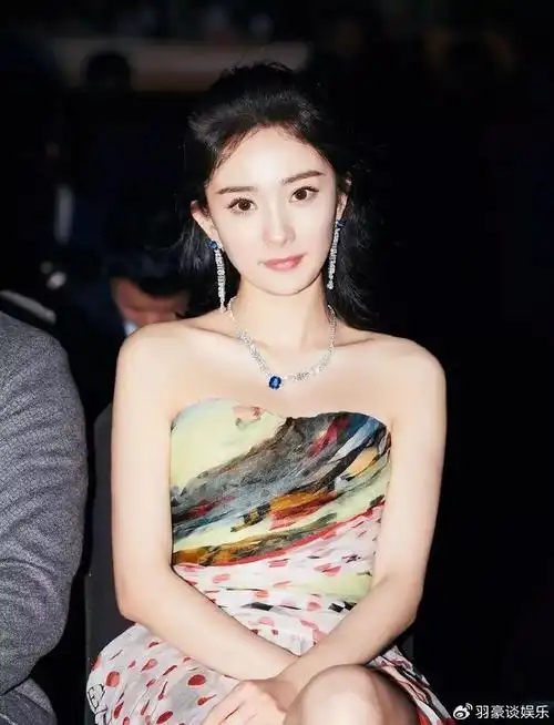 杨幂初中没人追看了她的初三照片不敢轻易追求