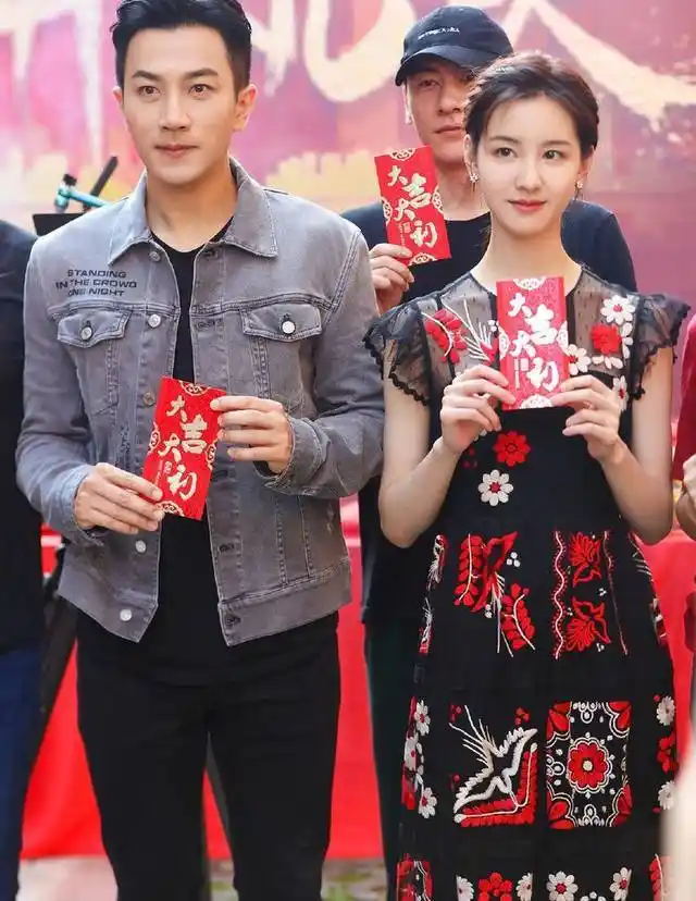 刘恺威新戏开拍,和小19岁陈都灵配一脸!男帅女美挑战最萌年龄差