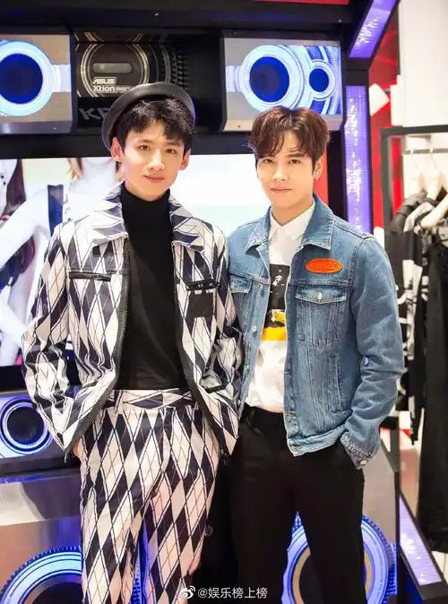 王嘉尔和白敬亭的兄弟情太有趣了