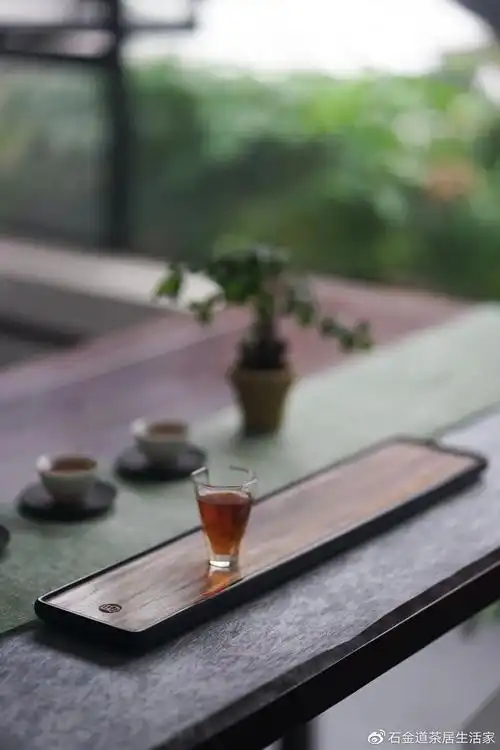 木化石丨营造极简的现代风雅茶居