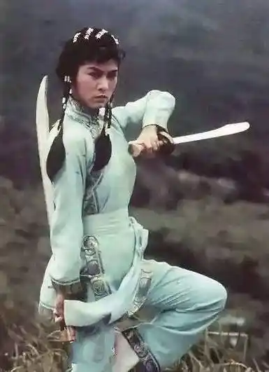 随后又参演亚视《大侠霍元甲》的拍摄,她演与霍元甲青梅竹马的赵倩男