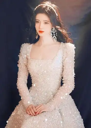 鞠婧祎美的不真实穿星空裙秒变迪士尼出逃公主太引人注意