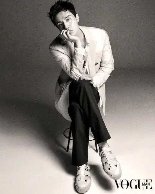 李栋旭 vogue man hk 四月刊封面人物