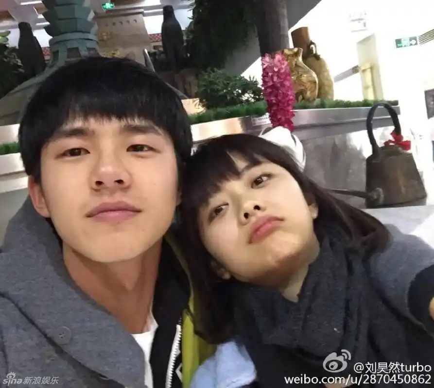 刘昊然谭松韵曝姐弟恋 刘昊然谭松韵亲密照曝光