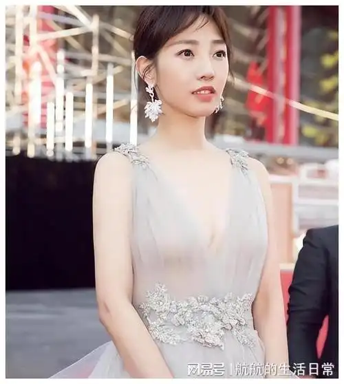 白百何:从票房女王到一指弹灭,她的人生是步步为营还是一步错步