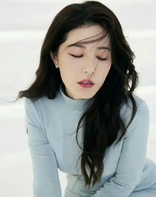 曾黎终于正确使用美貌了 被网友评可惜太迟了_漂亮_中国_专业