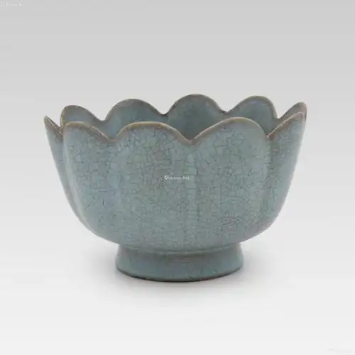 0213汝窑天青釉莲花瓣碗