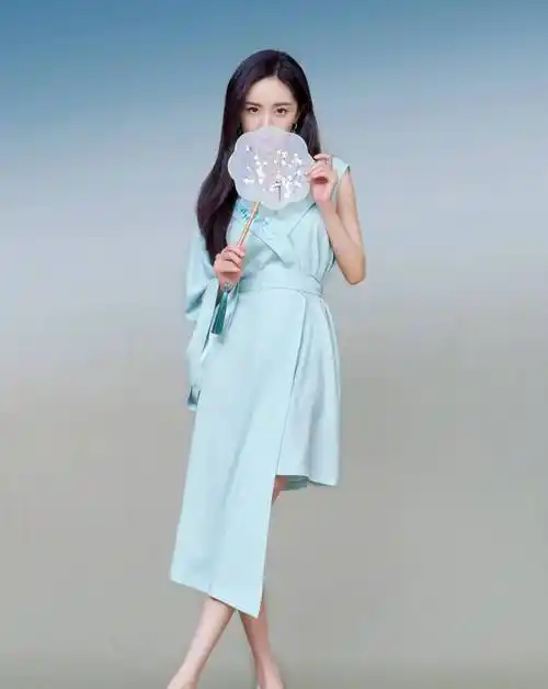 盘点杨幂的女神衣橱—礼服篇 高贵典雅 明艳动人_长裙_黑色_白色