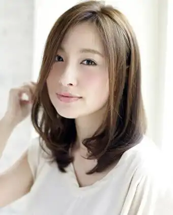 最新齐肩中长发发型图片优雅迷人