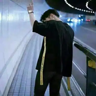 男生霸气侧脸高清头像最新只是想得太复杂