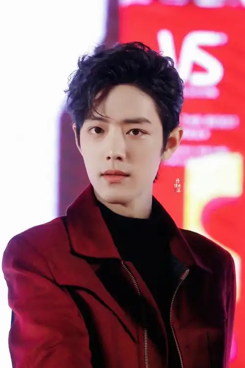 肖战#肖战96怎么会有这么好看的人啊让人挪不开眼睛的红衣战笑容