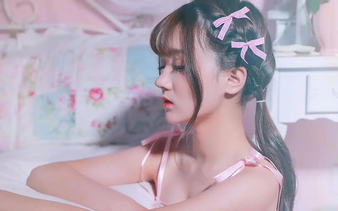 梦幻甜美女孩高清电脑桌面壁纸