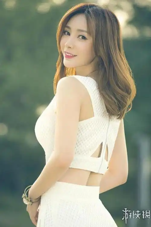 宅男收藏,宅女羡慕!柳岩历次《男人装》性感写真赏