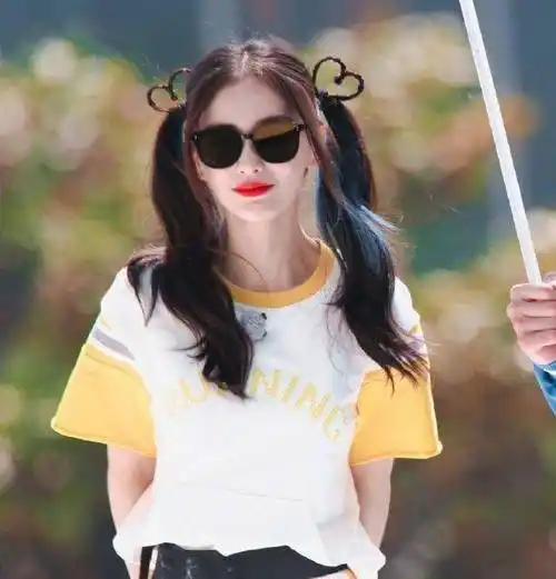 angelababy绑"爱心双马尾"扎发,美得像学生妹,好减龄显清纯_造型_头发