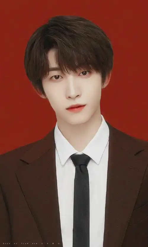 刘宇伪证件照系列五官气质端正 扑面而来的清爽感#刘宇#@into1-刘宇