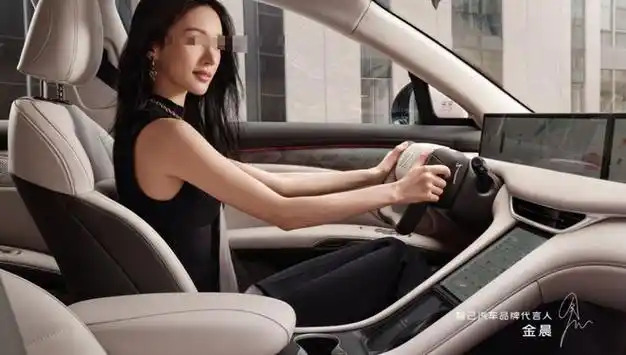 吴亦凡的"纯狱风"代言,被"性感荷官"救活了?