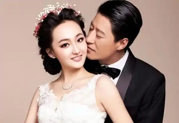 演员于震:演技过于扎实,一婚被前妻控诉,二婚后家庭幸福美满!